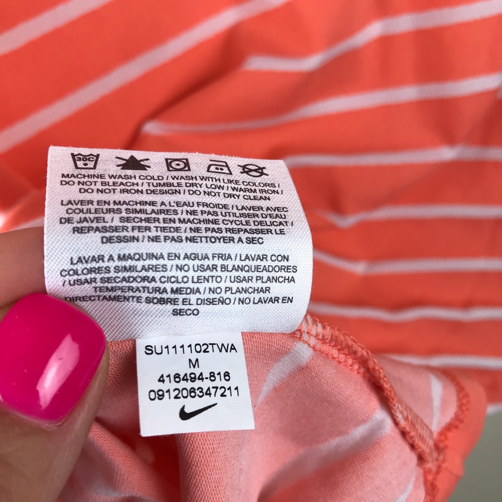 Nike graphic Standard Fit striped tee - Picture 5 of 6